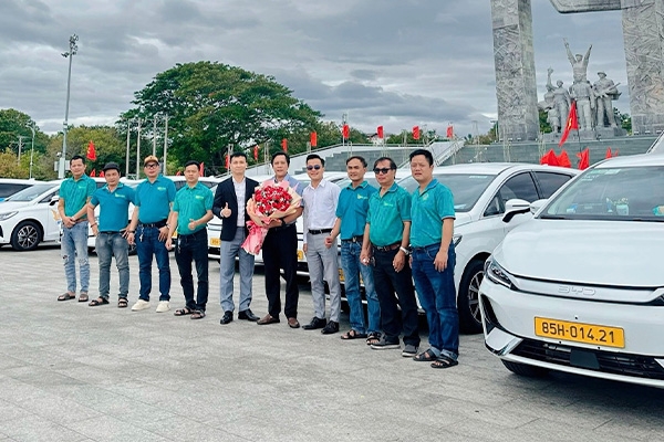 BYD OWAY SÀI GÒN VÀ CÔNG TY BIỂN XANH GOLDEN PIG: CÙNG NHAU HƯỚNG TỚI TƯƠNG LAI GIAO THÔNG XANH